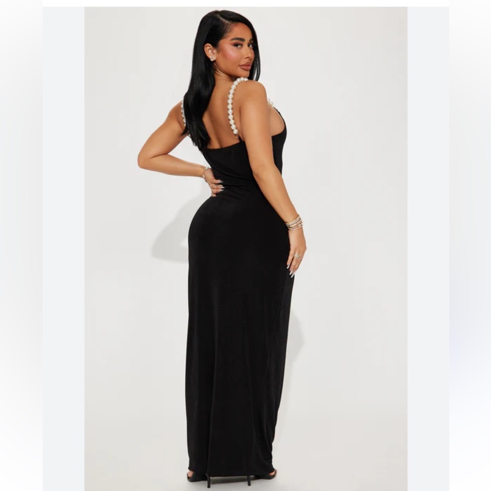 Fashion Nova Pearl Strap Maxi Dress Size Medium Stretches